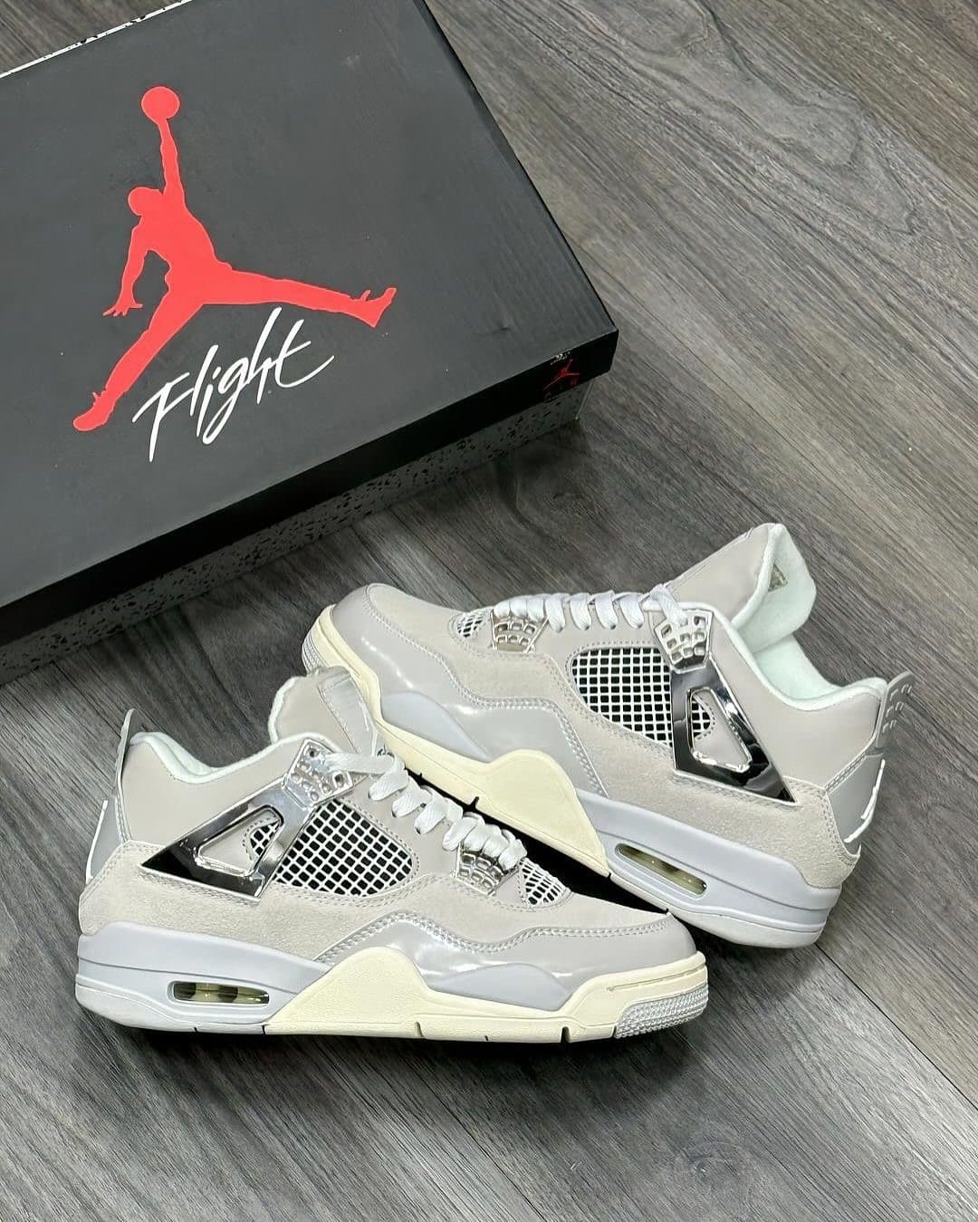 Nike Air Jordan 4 Retro